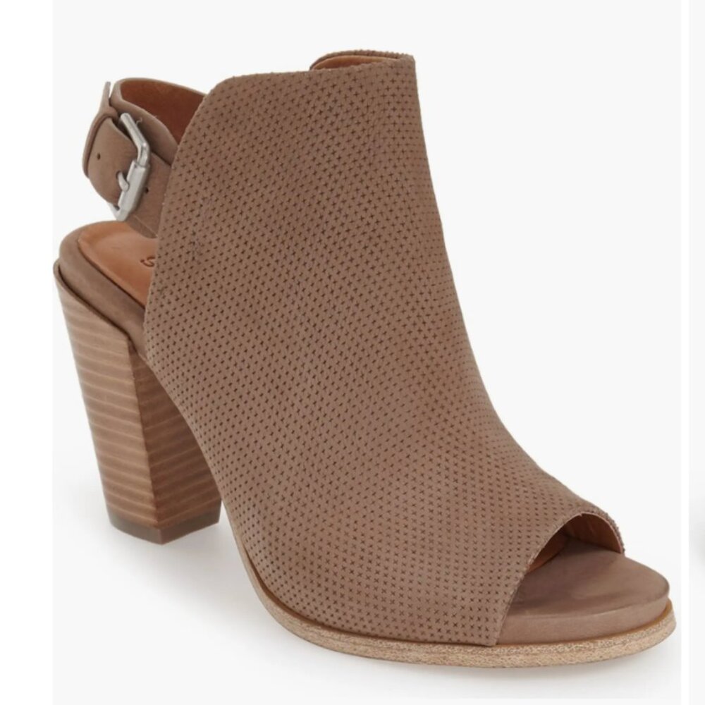 Gentle Souls - 'Shiloh' Block Heel Slingback Sandal (Women)